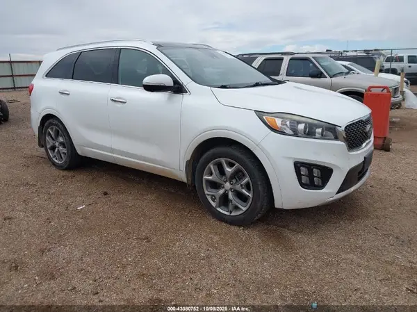 5XYPKDA14GG005861 2016 KIA SORENTO - Image 1