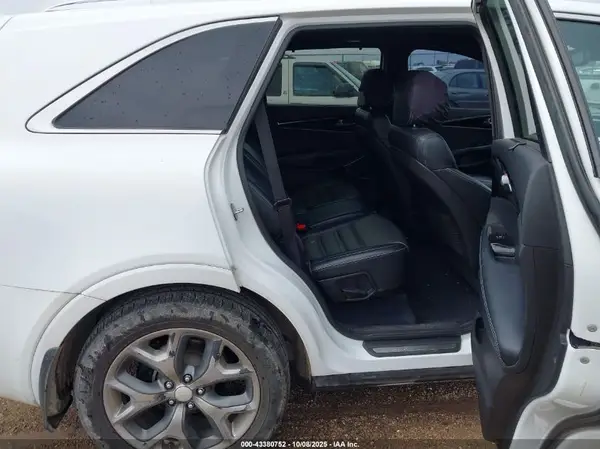 5XYPKDA14GG005861 2016 KIA SORENTO - Image 8