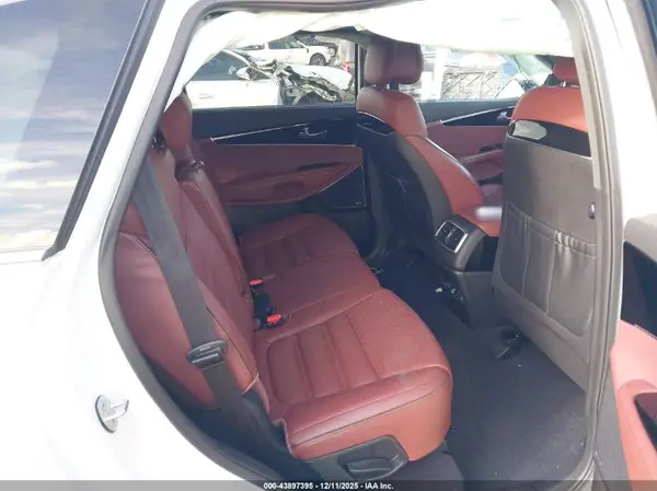 5XYPKDA16GG032351 2016 KIA SORENTO - Image 8