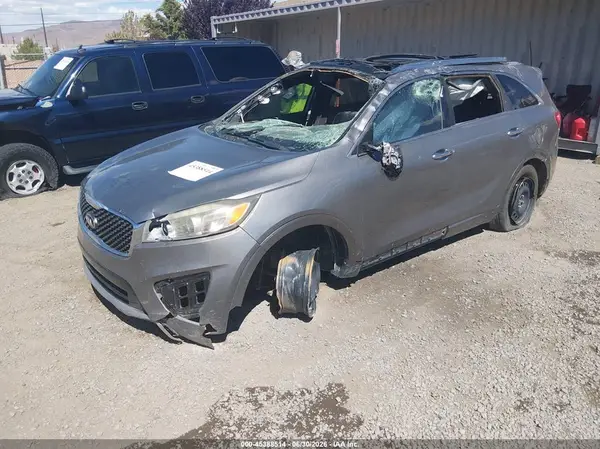 5XYPKDA17GG019513 2016 KIA SORENTO - Image 2