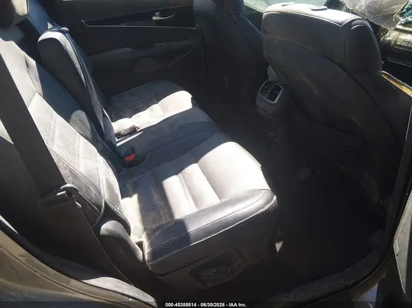 5XYPKDA17GG019513 2016 KIA SORENTO - Image 8