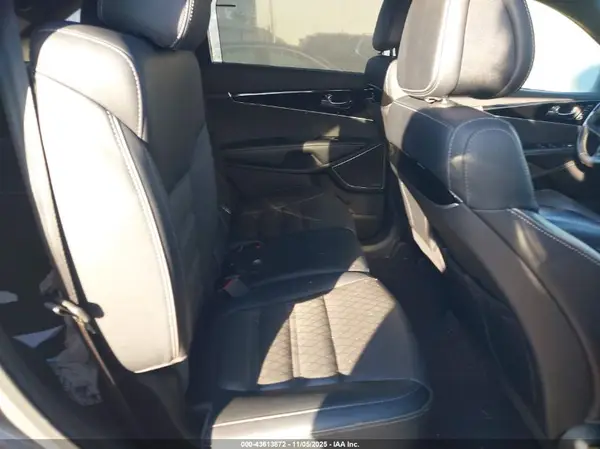 5XYPKDA17GG126397 2016 KIA SORENTO - Image 8