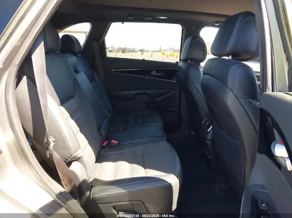 5XYPKDA1XGG007758 2016 KIA SORENTO - Image 8