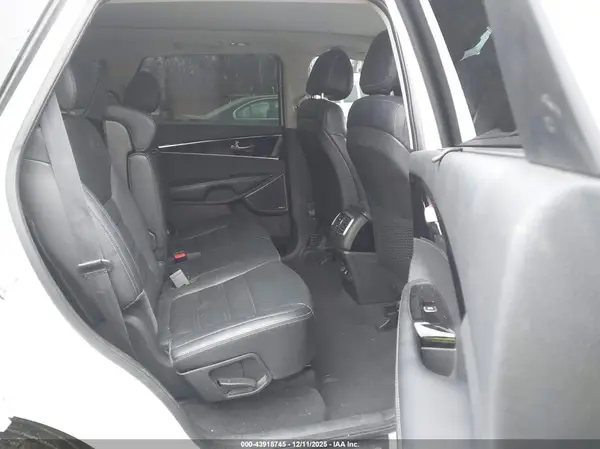 5XYPKDA50GG079720 2016 KIA SORENTO - Image 8