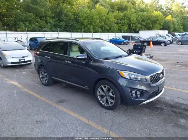5XYPKDA50HG237412 2017 KIA SORENTO - Image 1