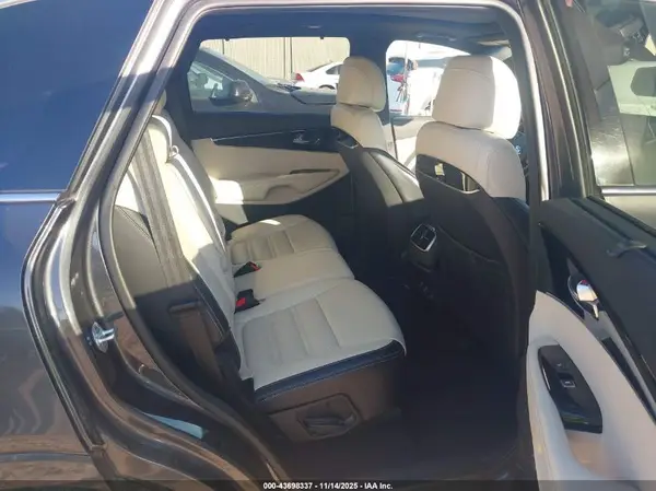 5XYPKDA50HG248376 2017 KIA SORENTO - Image 8