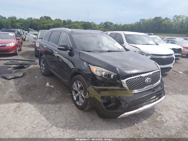 5XYPKDA50JG349083 2018 KIA SORENTO - Image 1