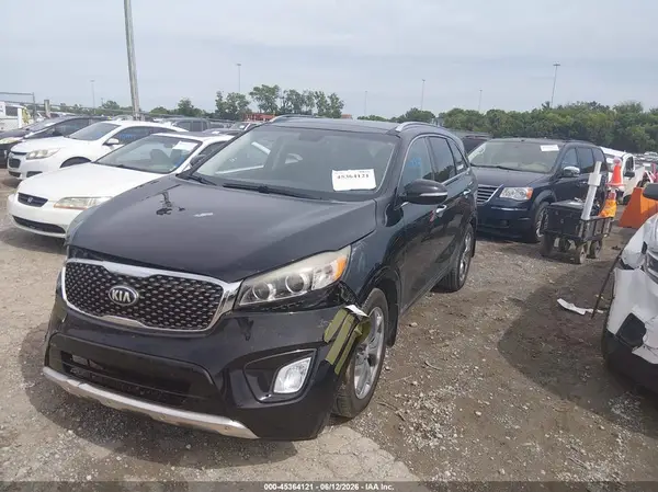 5XYPKDA50JG349083 2018 KIA SORENTO - Image 2