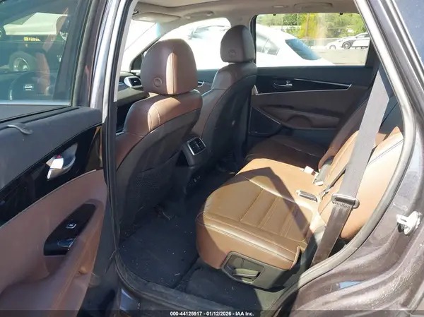 5XYPKDA50KG535305 2019 KIA SORENTO - Image 8