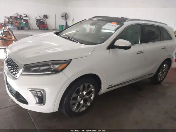 5XYPKDA50KG610147 2019 KIA SORENTO - Image 2