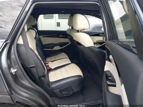 5XYPKDA51HG234065 2017 KIA SORENTO - Image 8