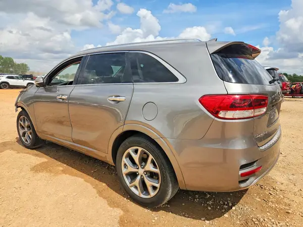 5XYPKDA51JG367186 2018 KIA SORENTO - Image 2
