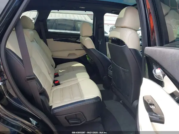 5XYPKDA51JG375661 2018 KIA SORENTO - Image 8