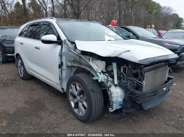 5XYPKDA51JG405998 2018 KIA SORENTO - Image 1