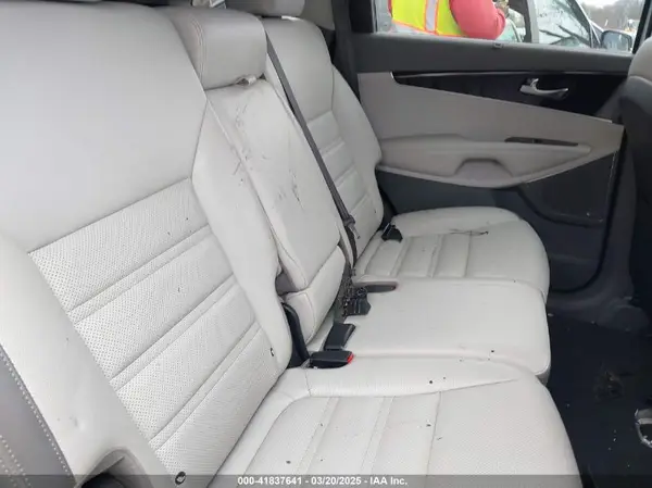 5XYPKDA51JG405998 2018 KIA SORENTO - Image 8