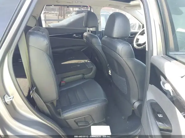 5XYPKDA51KG557667 2019 KIA SORENTO - Image 8