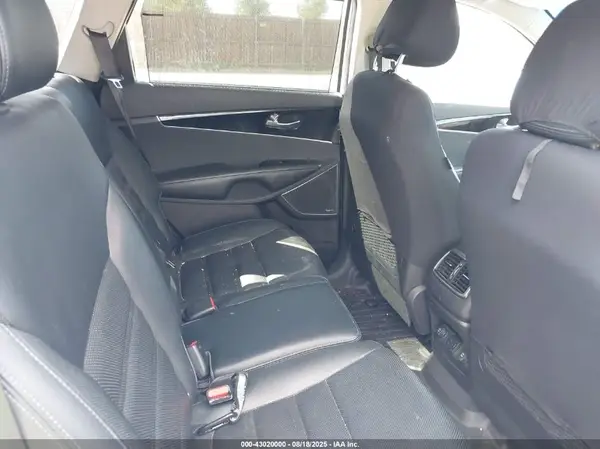 5XYPKDA52GG001987 2016 KIA SORENTO - Image 8