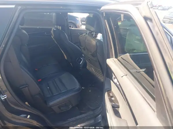 5XYPKDA52HG241493 2017 KIA SORENTO - Image 8