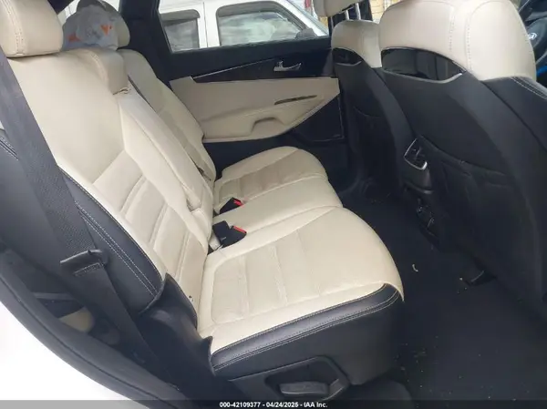5XYPKDA52HG244622 2017 KIA SORENTO - Image 8