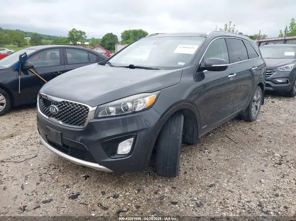 5XYPKDA52HG338256 2017 KIA SORENTO - Image 2