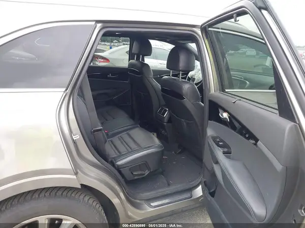 5XYPKDA52JG364796 2018 KIA SORENTO - Image 8