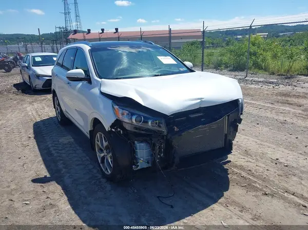 5XYPKDA52JG413348 2018 KIA SORENTO - Image 1