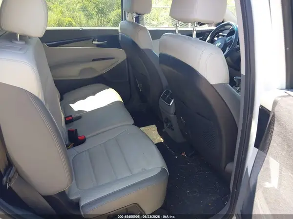 5XYPKDA52JG413348 2018 KIA SORENTO - Image 8