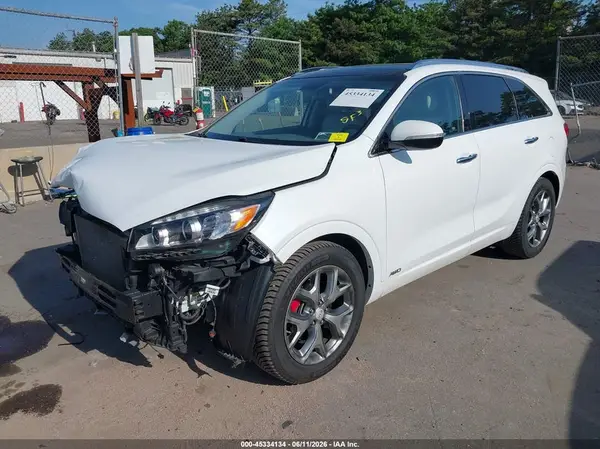 5XYPKDA52JG420008 2018 KIA SORENTO - Image 2