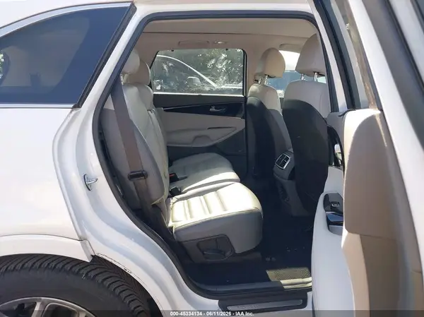 5XYPKDA52JG420008 2018 KIA SORENTO - Image 8