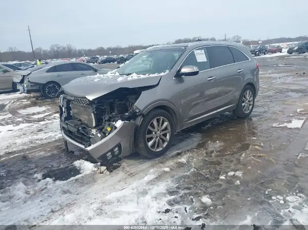 5XYPKDA53GG007670 2016 KIA SORENTO - Image 2