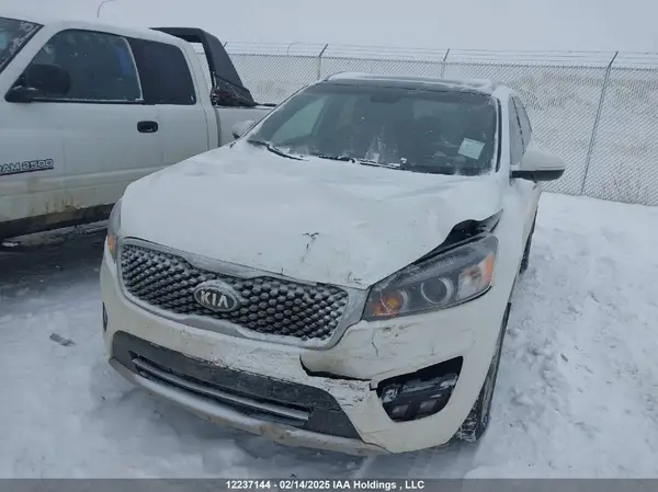 5XYPKDA53GG105338 2016 KIA SORENTO - Image 2