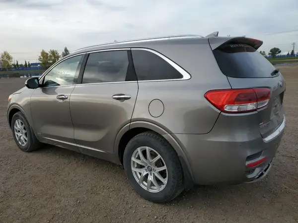 5XYPKDA53GG135617 2016 KIA SORENTO - Image 2