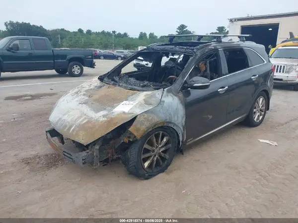 5XYPKDA53GG151333 2016 KIA SORENTO - Image 2