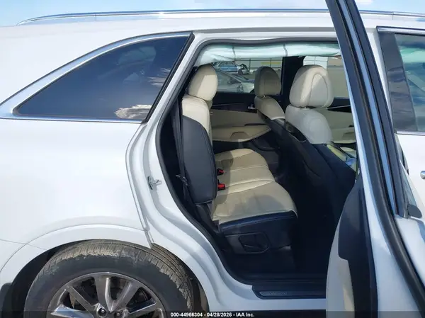 5XYPKDA53GG155110 2016 KIA SORENTO - Image 8