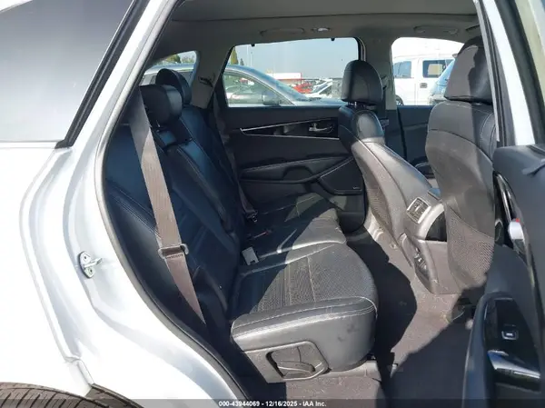 5XYPKDA53HG278441 2017 KIA SORENTO - Image 8