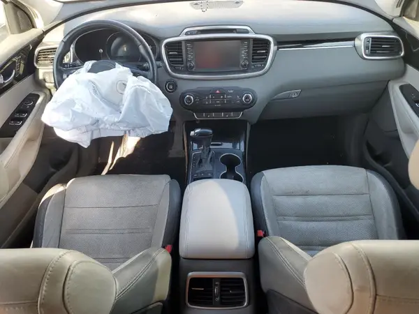 5XYPKDA53HG311695 2017 KIA SORENTO - Image 8
