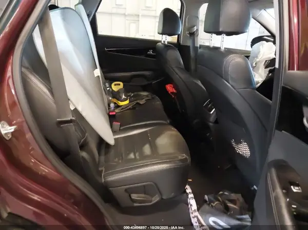 5XYPKDA53JG352981 2018 KIA SORENTO - Image 8