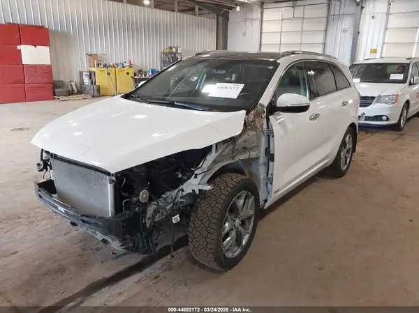 5XYPKDA53JG366797 2018 KIA SORENTO - Image 2