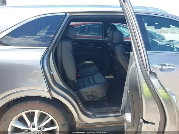 5XYPKDA53JG390694 2018 KIA SORENTO - Image 8
