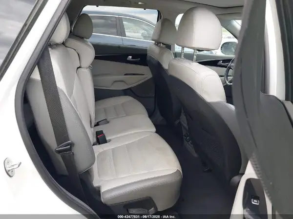 5XYPKDA53JG420017 2018 KIA SORENTO - Image 8