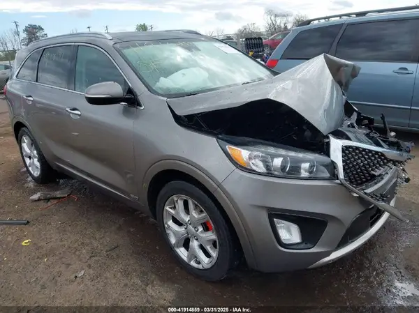 5XYPKDA53JG424729 2018 KIA SORENTO - Image 1