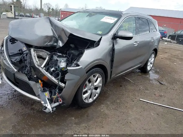 5XYPKDA53JG424729 2018 KIA SORENTO - Image 2