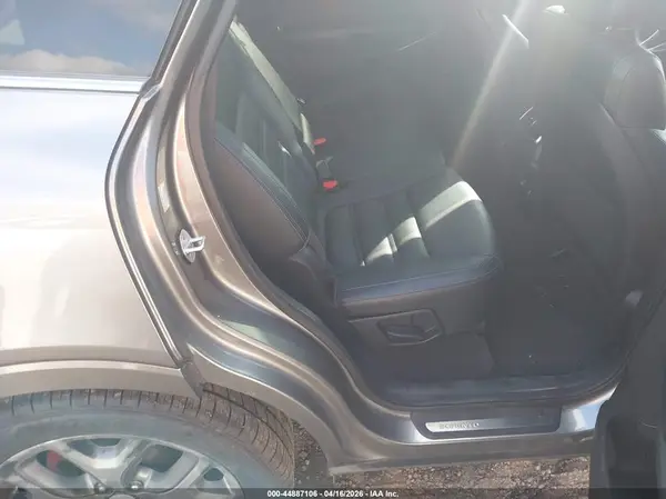 5XYPKDA54GG028673 2016 KIA SORENTO - Image 8