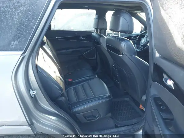 5XYPKDA54HG314816 2017 KIA SORENTO - Image 8