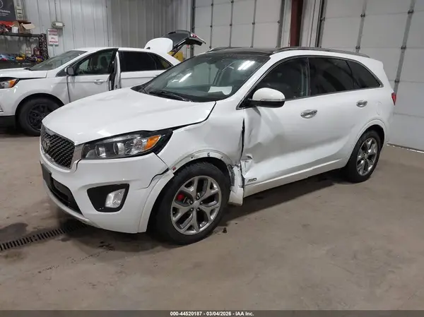 5XYPKDA54JG384967 2018 KIA SORENTO - Image 2