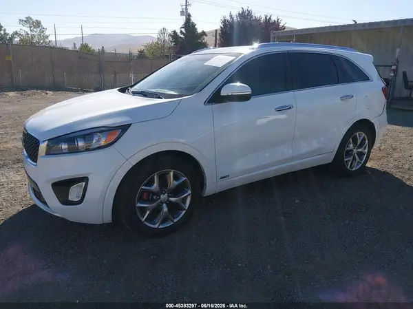 5XYPKDA54JG401654 2018 KIA SORENTO - Image 2