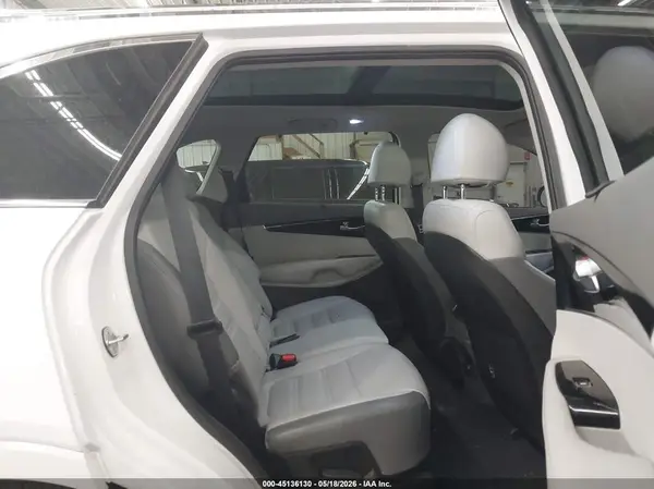 5XYPKDA54JG419460 2018 KIA SORENTO - Image 8