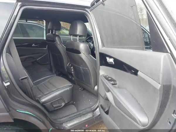 5XYPKDA54JG421208 2018 KIA SORENTO - Image 8