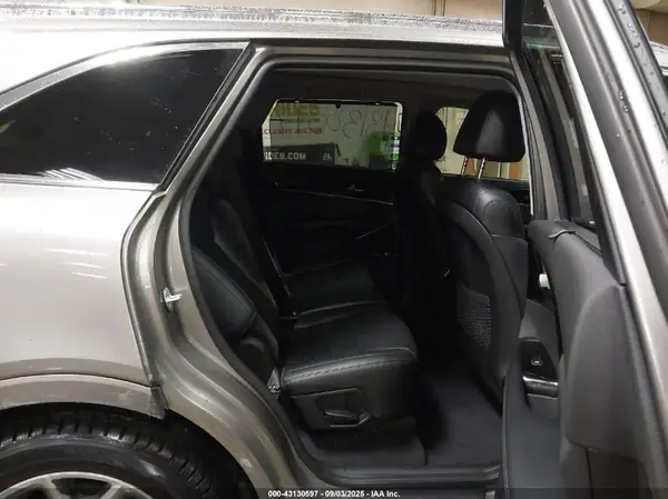 5XYPKDA54KG507684 2019 KIA SORENTO - Image 8