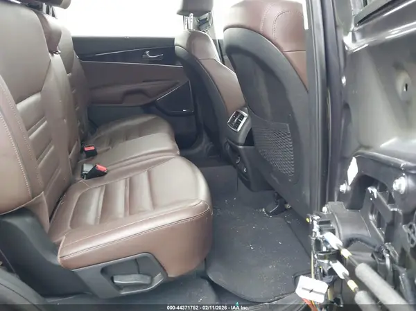 5XYPKDA54KG509581 2019 KIA SORENTO - Image 8